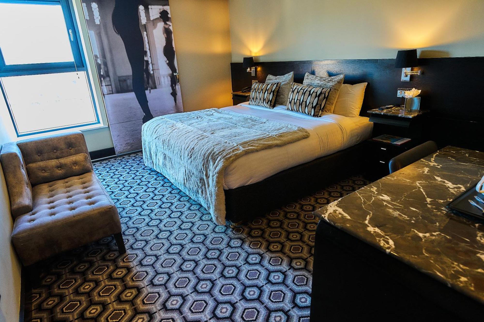 The Vincent Hotel Southport Bagian luar foto