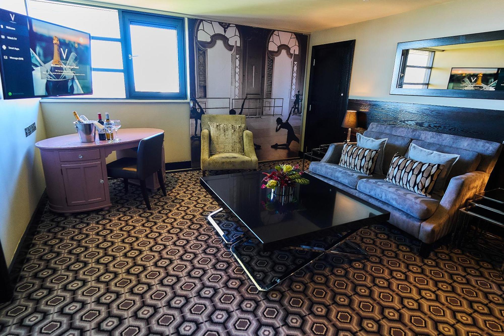 The Vincent Hotel Southport Bagian luar foto