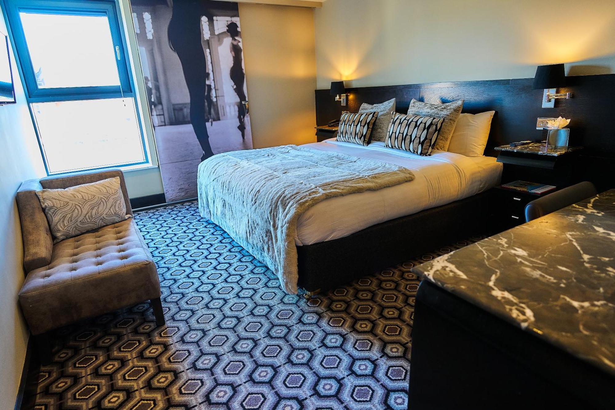 The Vincent Hotel Southport Bagian luar foto