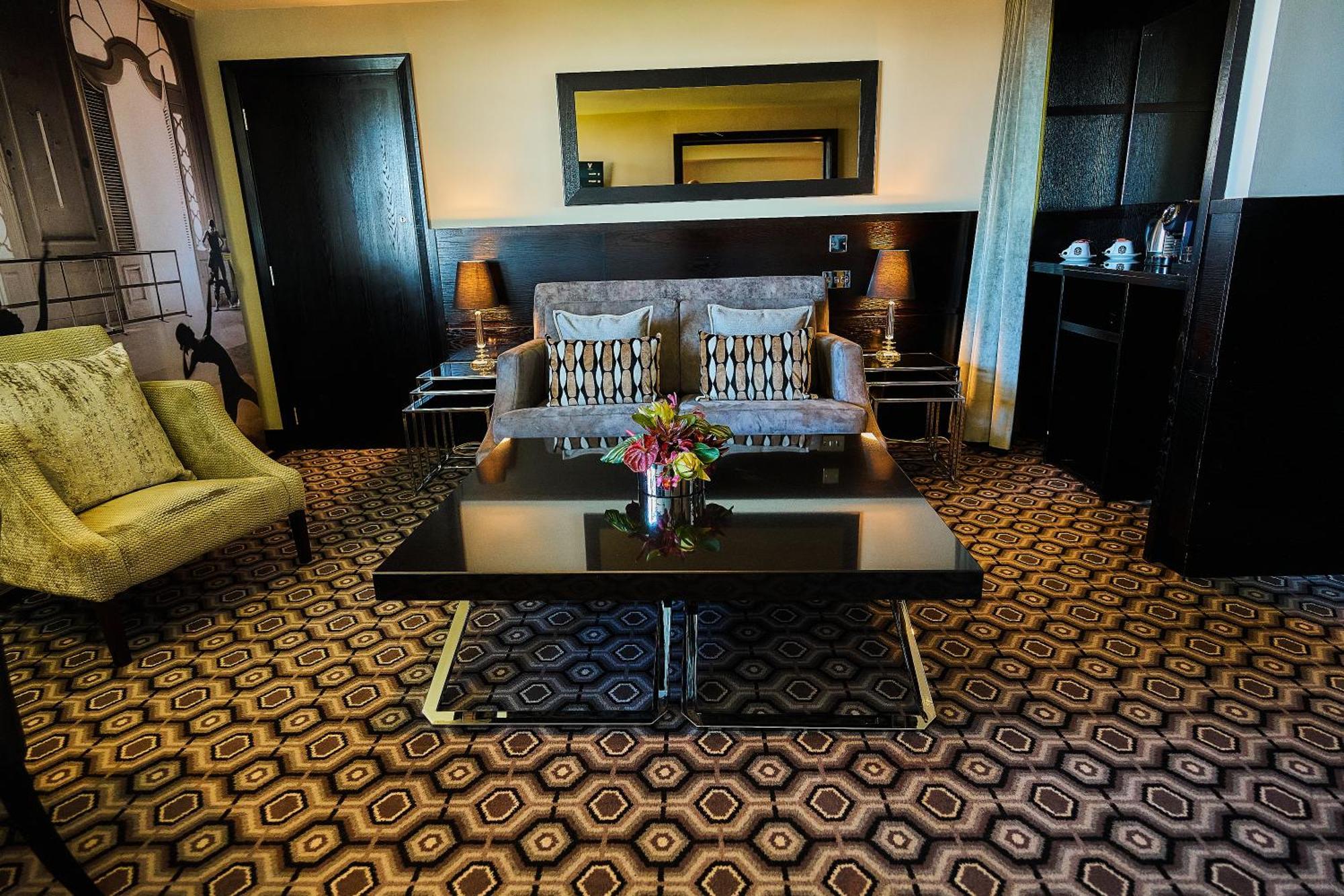 The Vincent Hotel Southport Bagian luar foto