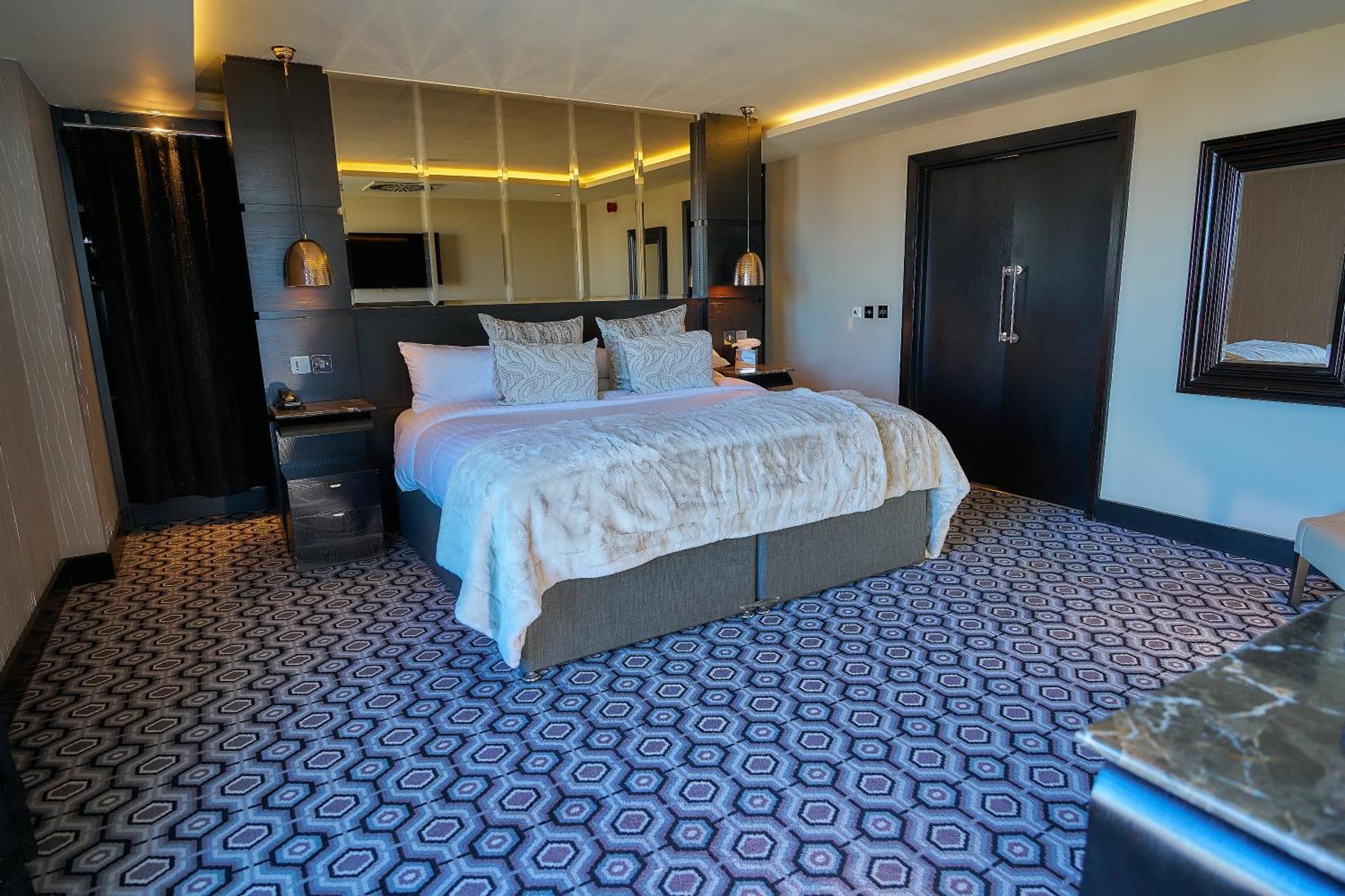 The Vincent Hotel Southport Bagian luar foto
