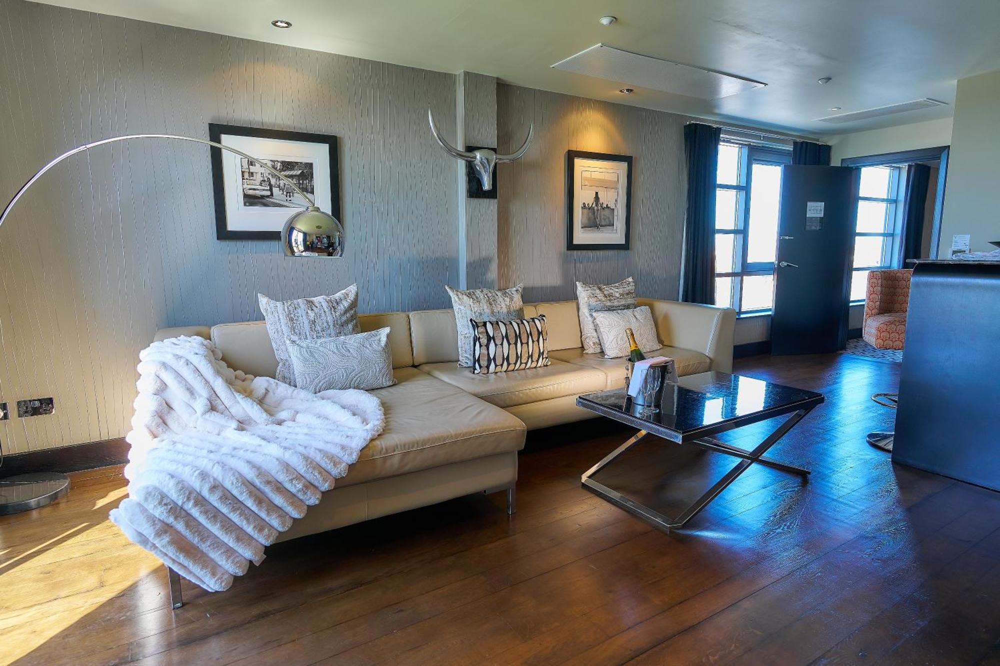 The Vincent Hotel Southport Bagian luar foto