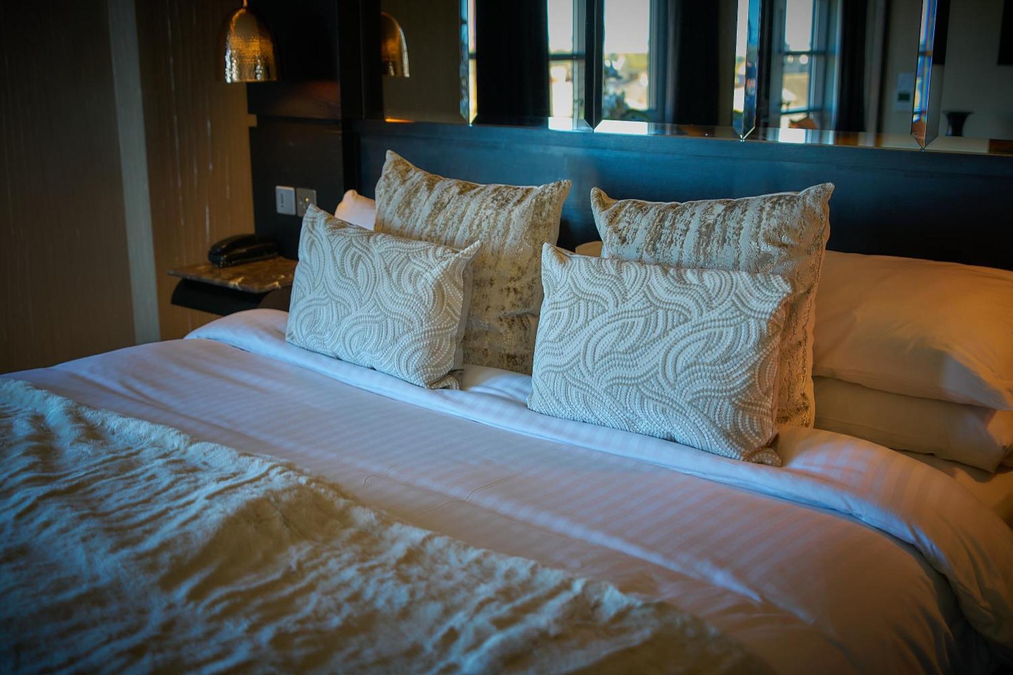 The Vincent Hotel Southport Bagian luar foto