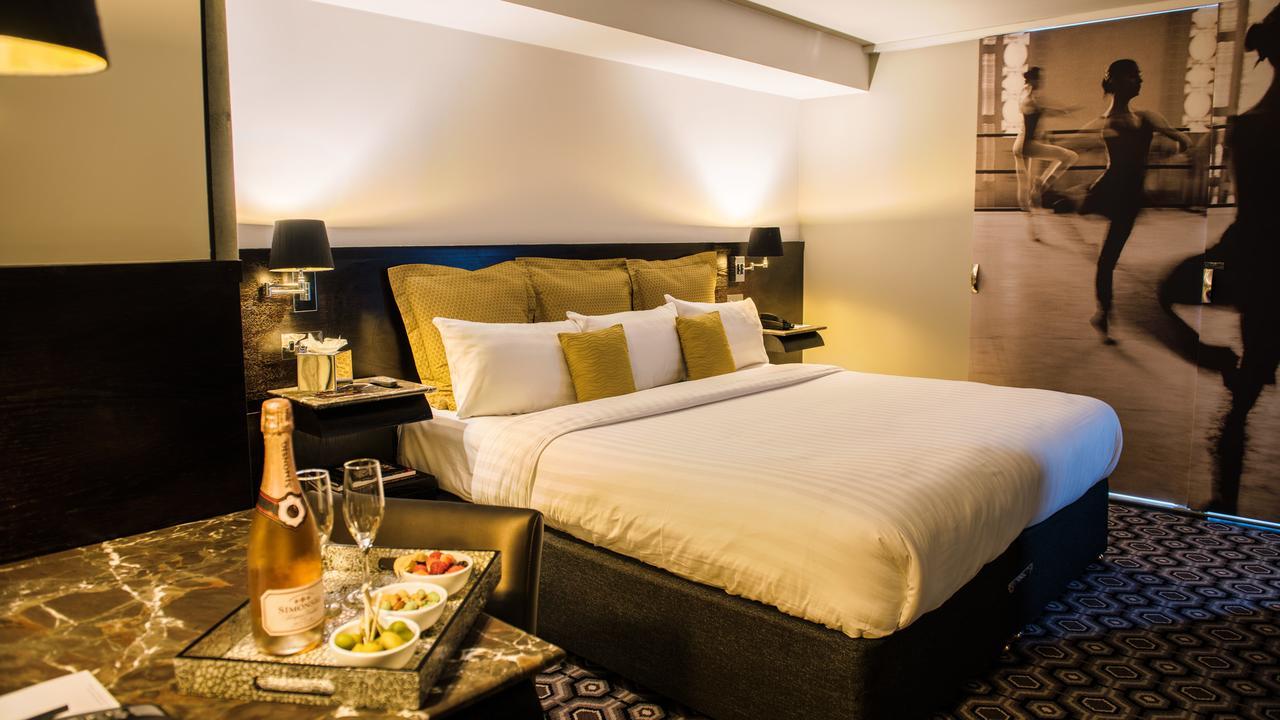 The Vincent Hotel Southport Bagian luar foto